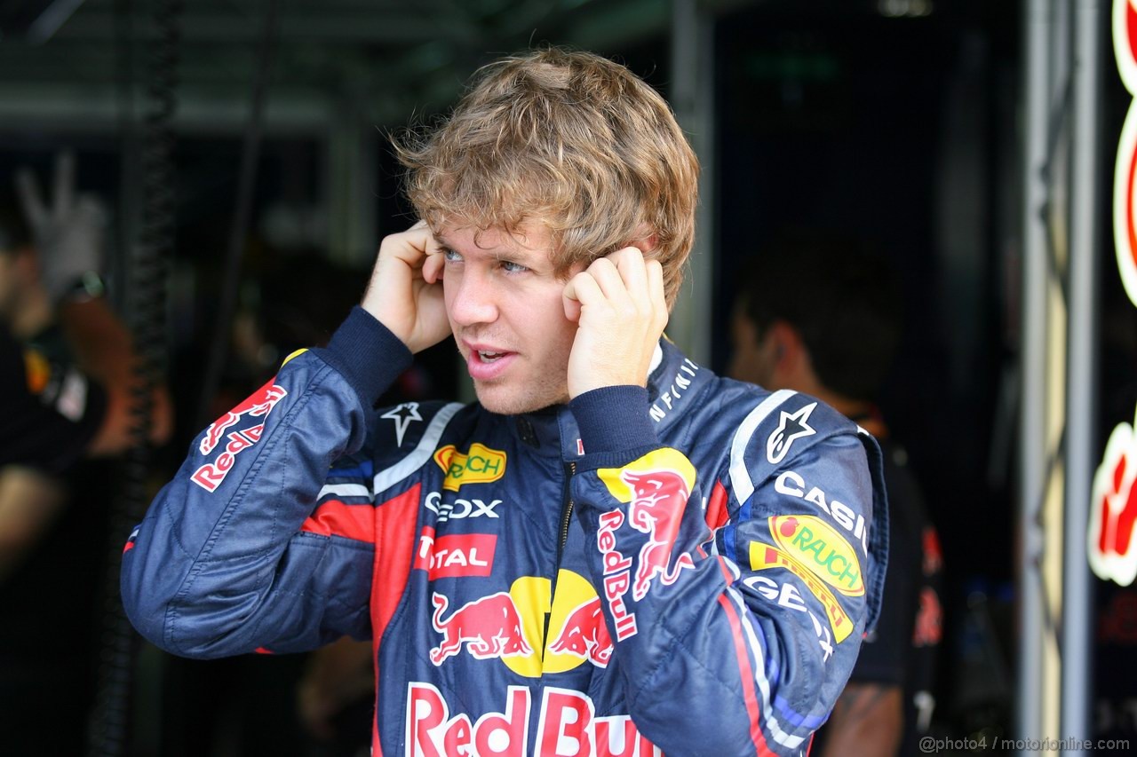 GP MALESIA, 08.04.2011- Prove Libere 1, Venerdi', Sebastian Vettel (GER), Red Bull Racing, RB7