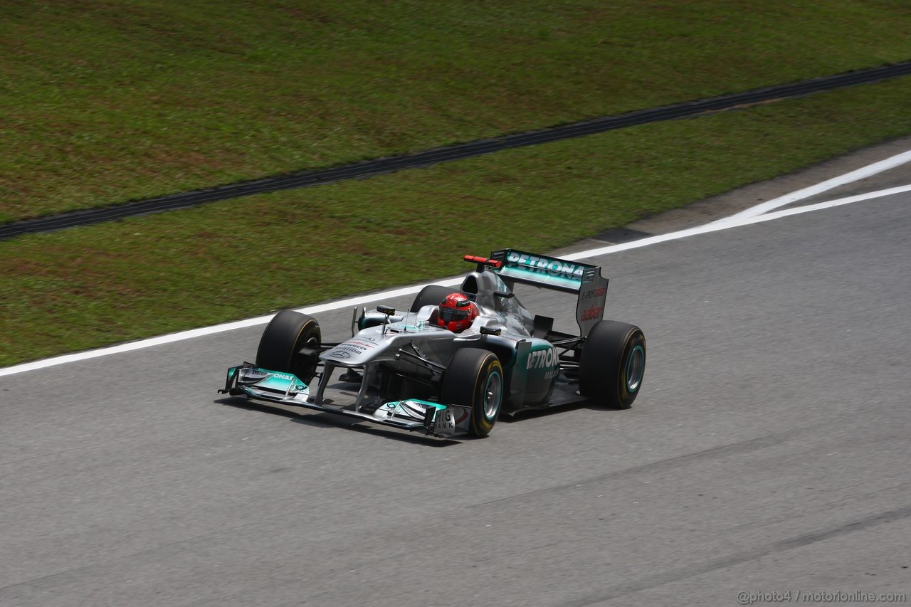 GP MALESIA, 08.04.2011- Prove Libere 2, Venerdi', Michael Schumacher (GER), Mercedes GP Petronas F1 Team, MGP W02
