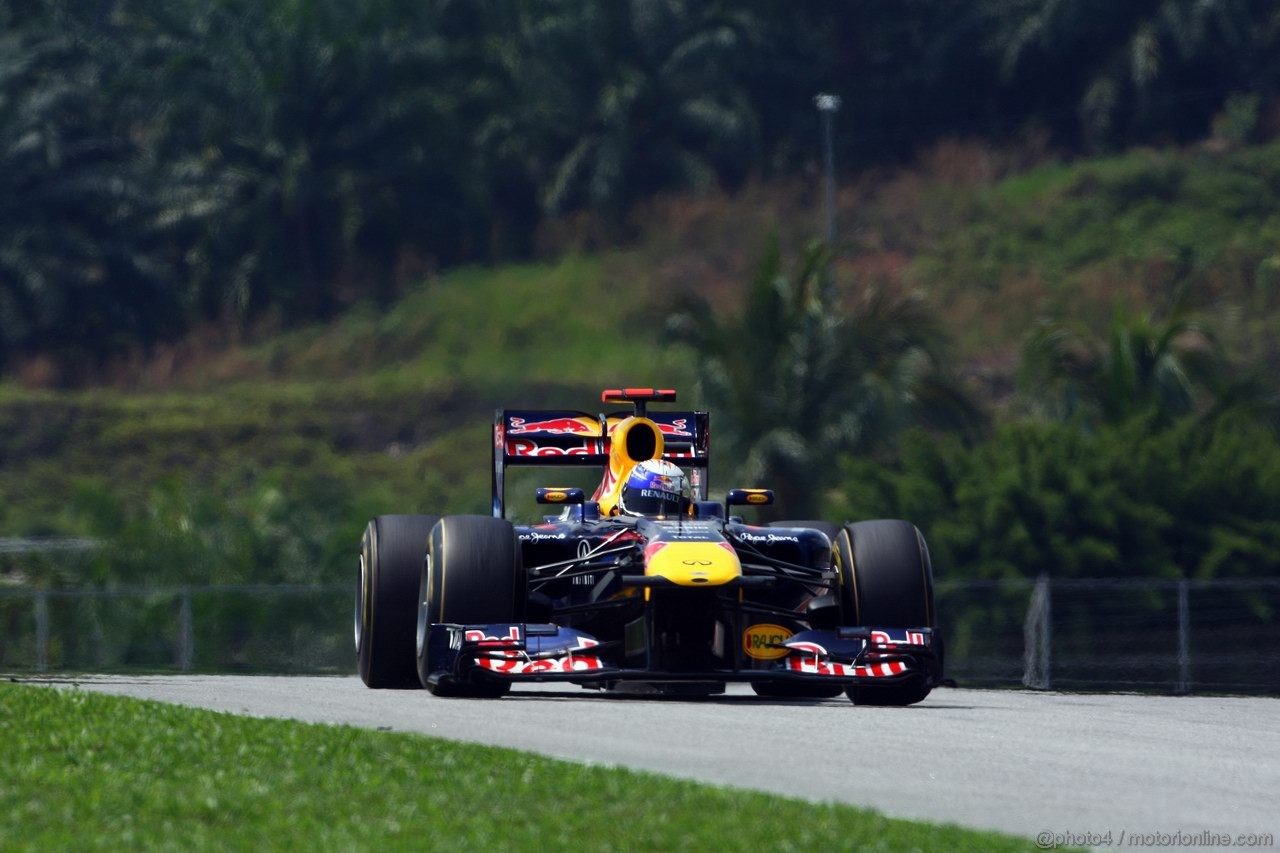 GP MALESIA, 08.04.2011- Prove Libere 2, Venerdi', Sebastian Vettel (GER), Red Bull Racing, RB7