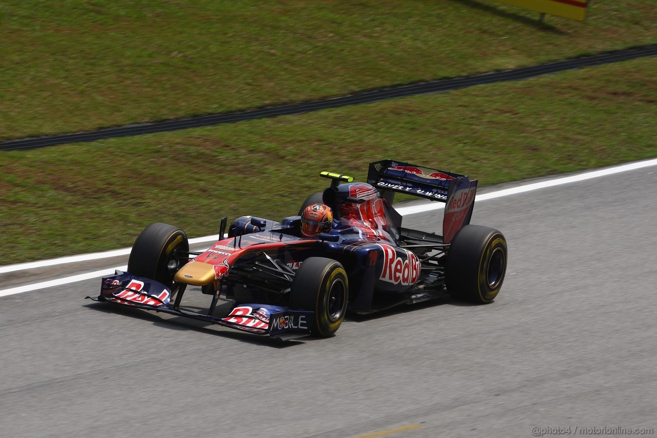 GP MALESIA, 08.04.2011- Prove Libere 2, Venerdi', Jaime Alguersuari (SPA), Scuderia Toro Rosso, STR6 