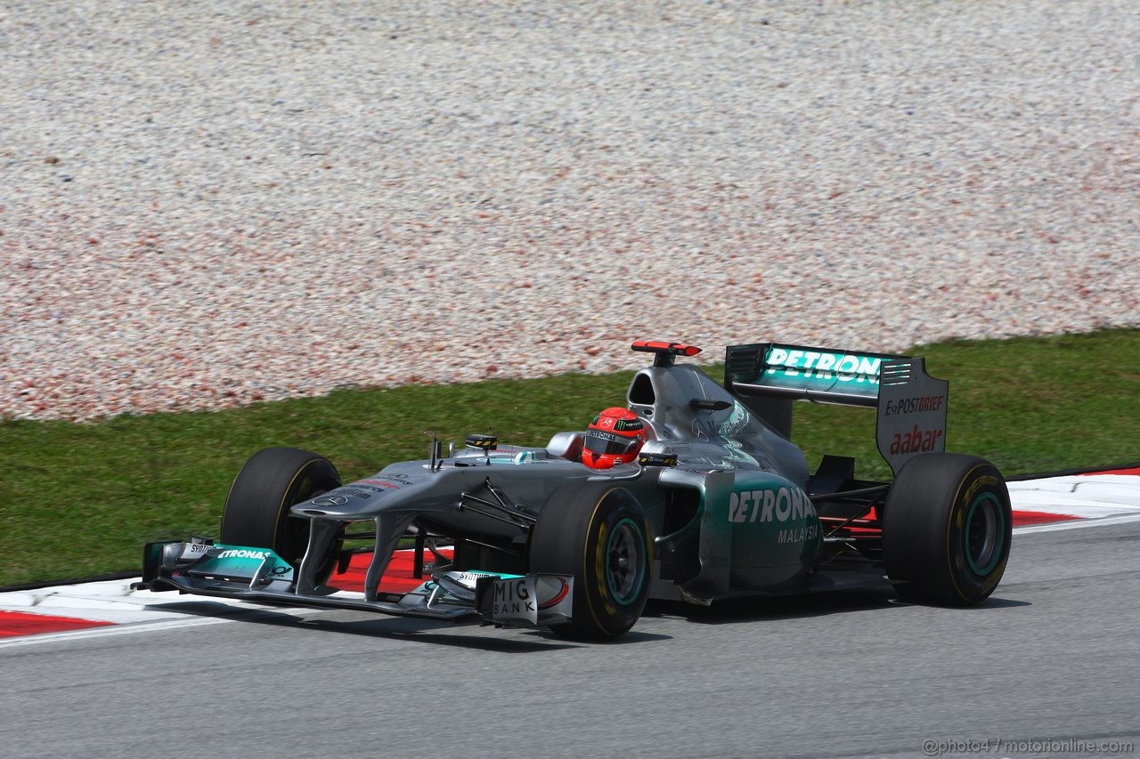 GP MALESIA, 08.04.2011- Prove Libere 2, Venerdi', Michael Schumacher (GER), Mercedes GP Petronas F1 Team, MGP W02 