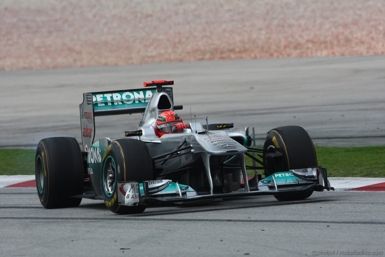 GP MALESIA, 08.04.2011- Prove Libere 2, Venerdi', Michael Schumacher (GER), Mercedes GP Petronas F1 Team, MGP W02
