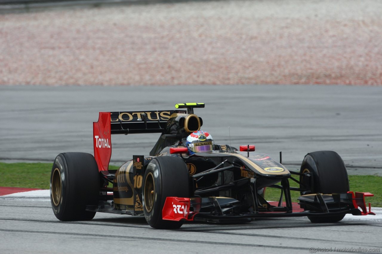 GP MALESIA, 08.04.2011- Prove Libere 2, Venerdi', Vitaly Petrov (RUS), Lotus Renault GP, R31 