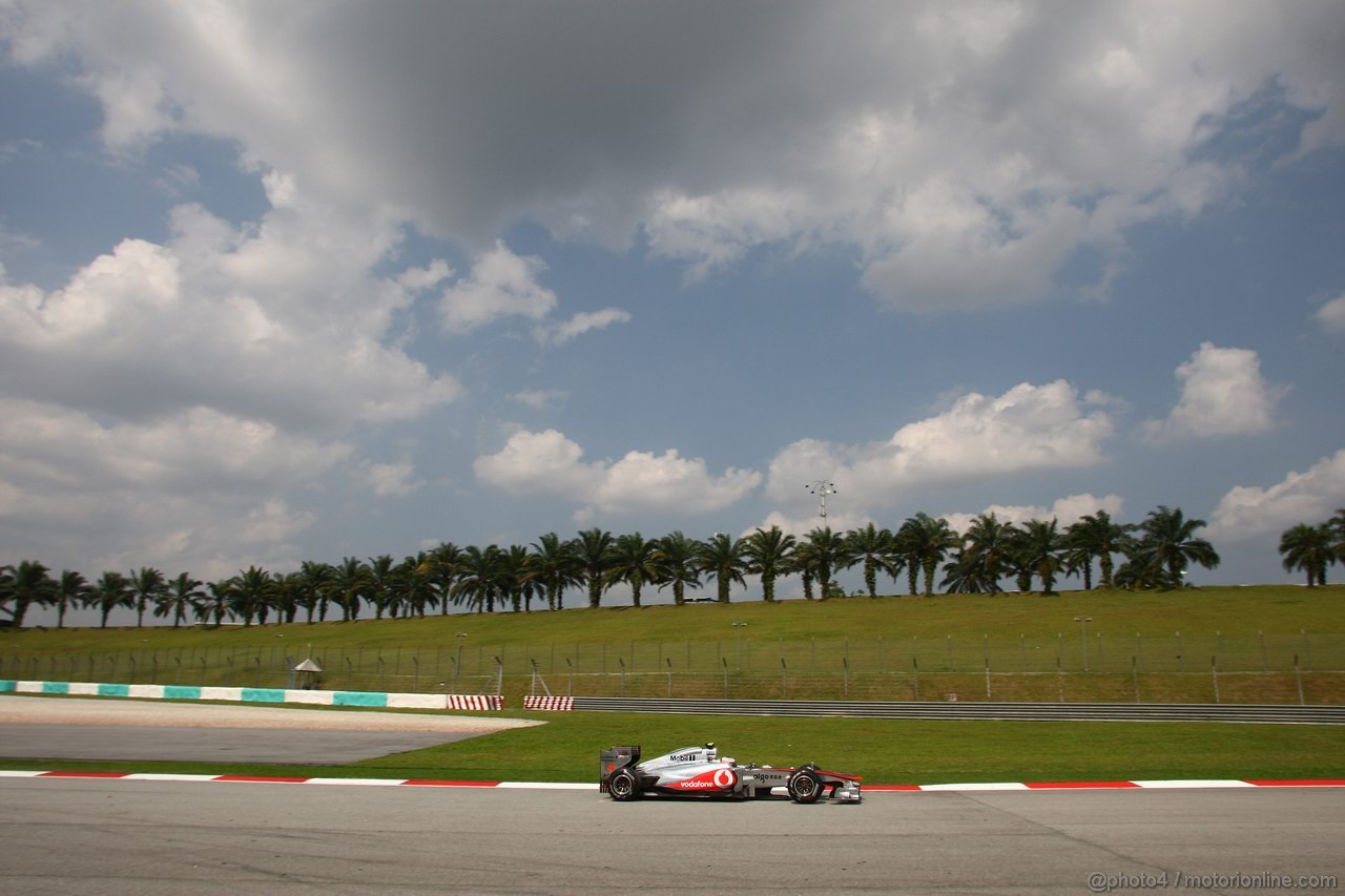 GP MALESIA, 08.04.2011- Prove Libere 2, Venerdi', Jenson Button (GBR), McLaren Mercedes, MP4-26