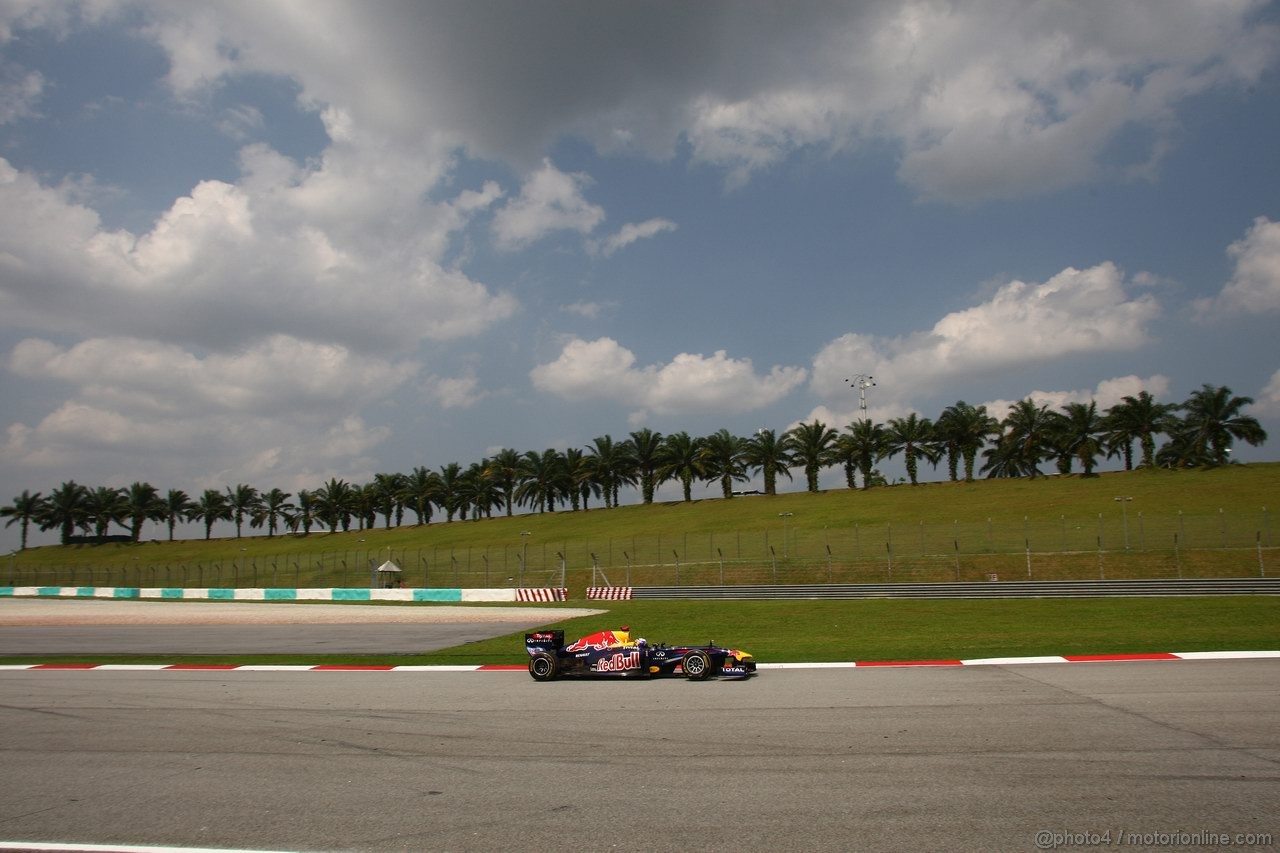 GP MALESIA, 08.04.2011- Prove Libere 2, Venerdi', Sebastian Vettel (GER), Red Bull Racing, RB7 