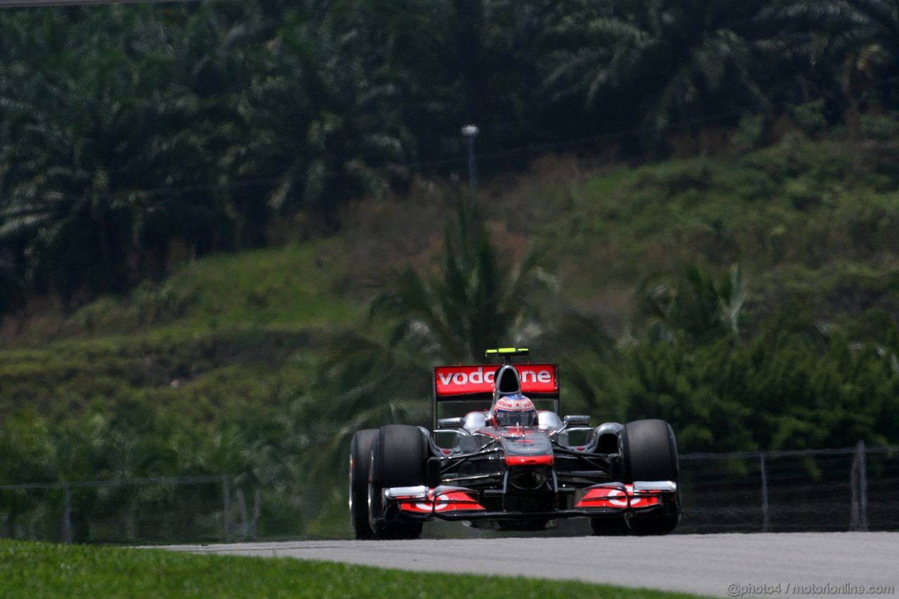 GP MALESIA, 08.04.2011- Prove Libere 2, Venerdi', Jenson Button (GBR), McLaren  Mercedes, MP4-26 