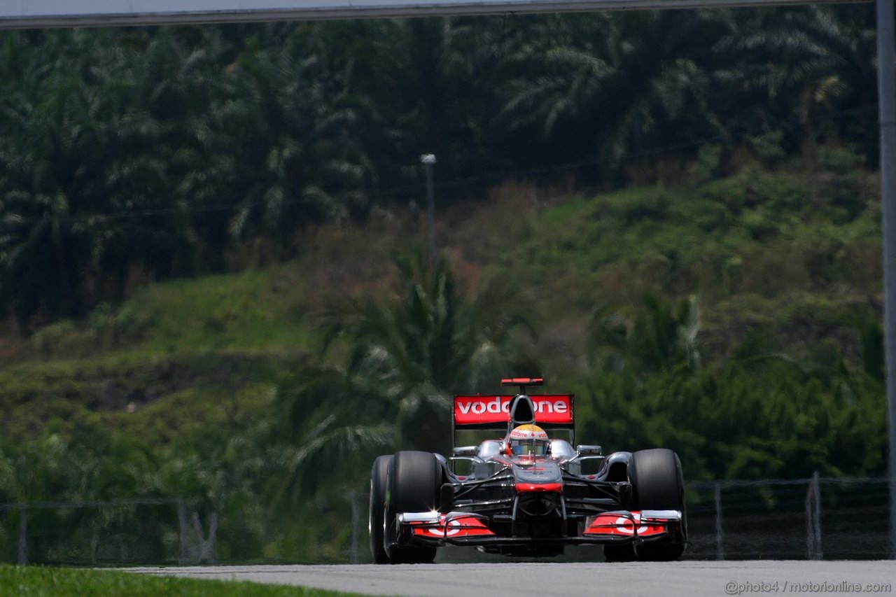 GP MALESIA, 08.04.2011- Prove Libere 2, Venerdi', Lewis Hamilton (GBR), McLaren  Mercedes, MP4-26 