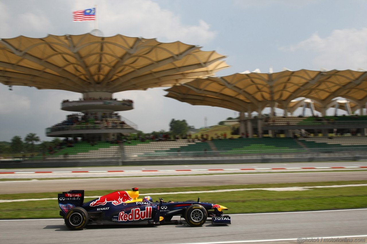 GP MALESIA, 08.04.2011- Prove Libere 2, Venerdi', Sebastian Vettel (GER), Red Bull Racing, RB7