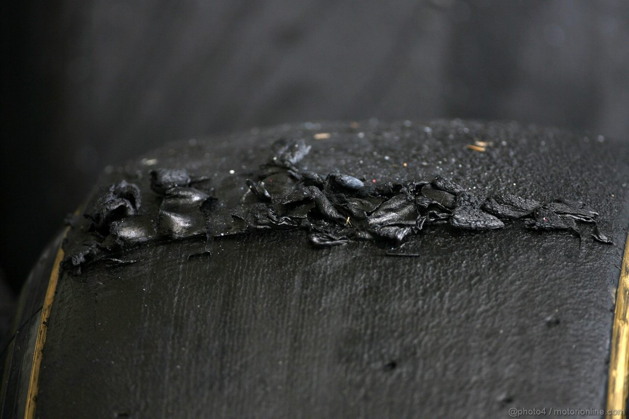 GP MALESIA, 08.04.2011- Tyre Pirelli 