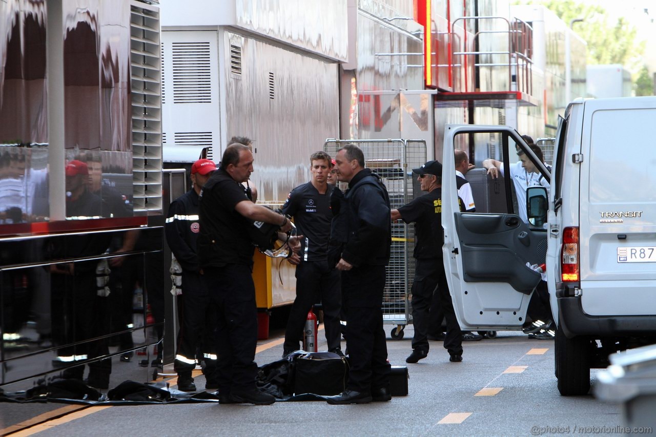 GP MONACO, 29.05.2011- Paddock closed at 12:00 because there is a suspect of bomb