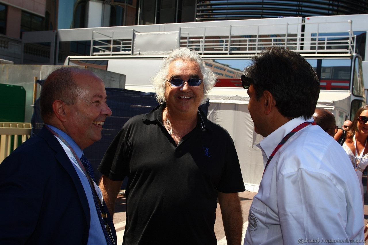GP MONACO, 29.05.2011- Flavio Briatore (ITA) with Luis Garcia Abad (ESP) with Pasquale Lattuneddu (ITA), FOM e Enrico Gelpi, President ACI Italia