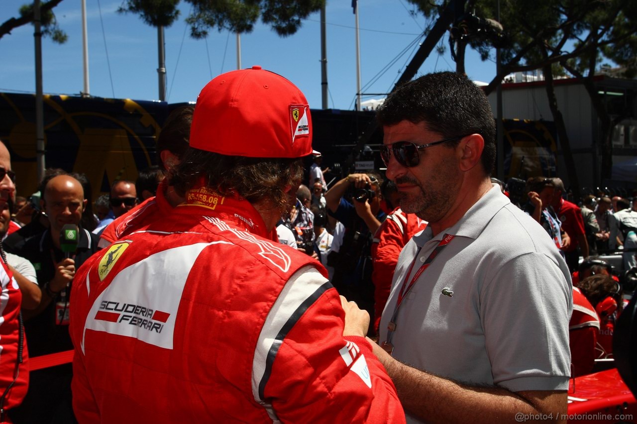 GP MONACO, 29.05.2011- Gara, Fernando Alonso (ESP), Ferrari, F-150 Italia e Luis Garcia Abad (ESP), manager of Fernando Alonso (ESP) 
