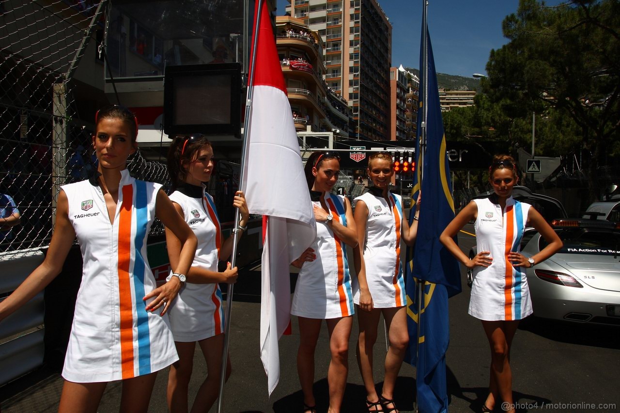 GP MONACO, 29.05.2011- Gara, grid girl, pitbabess 