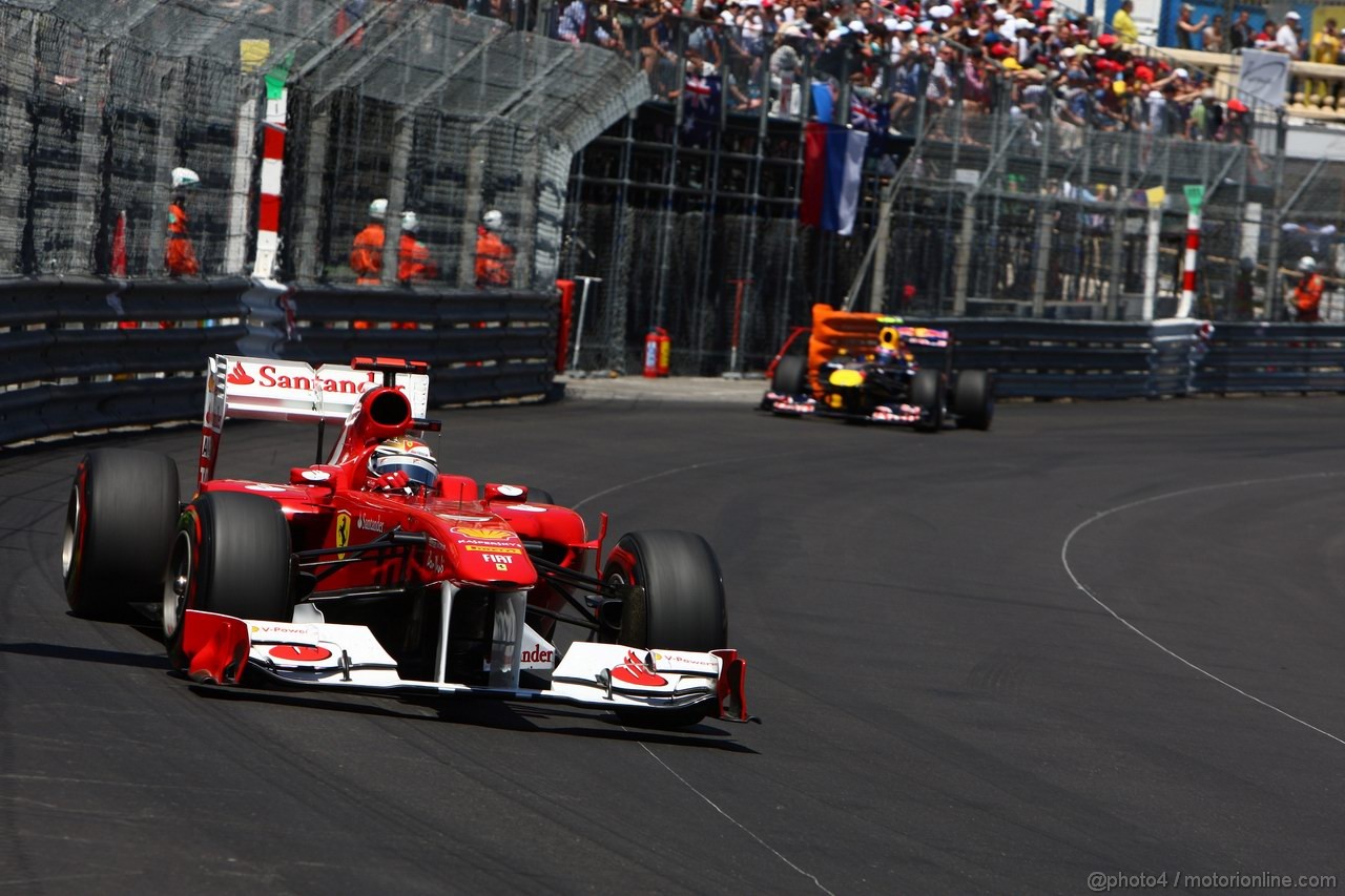 GP MONACO, 29.05.2011- Gara, Fernando Alonso (ESP), Ferrari, F-150 Italia davanti a Mark Webber (AUS), Red Bull Racing, RB7 
