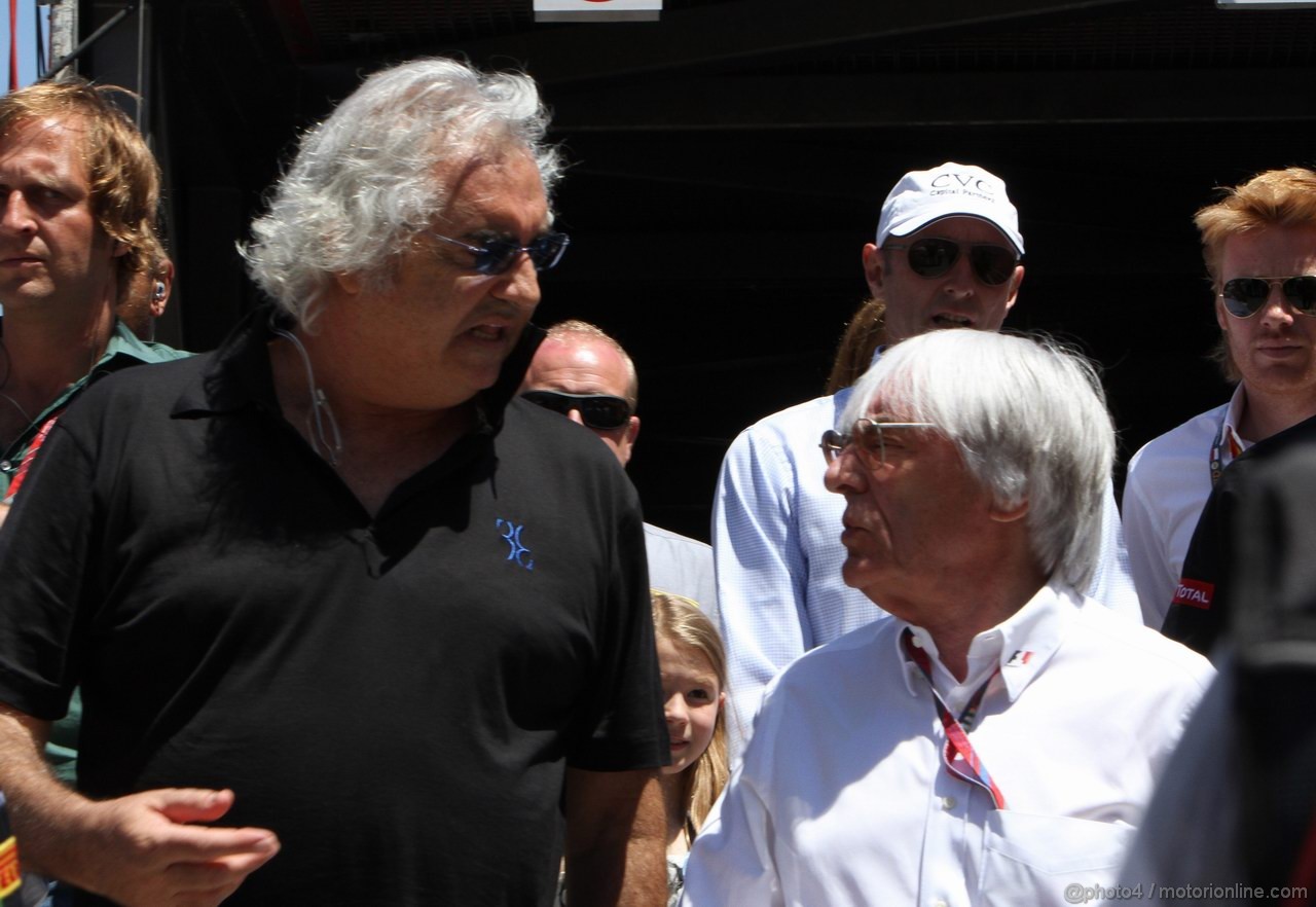 GP MONACO, 29.05.2011- Gara, Flavio Briatore (ITA) e Bernie Ecclestone (GBR), President e CEO of Formula One Management  