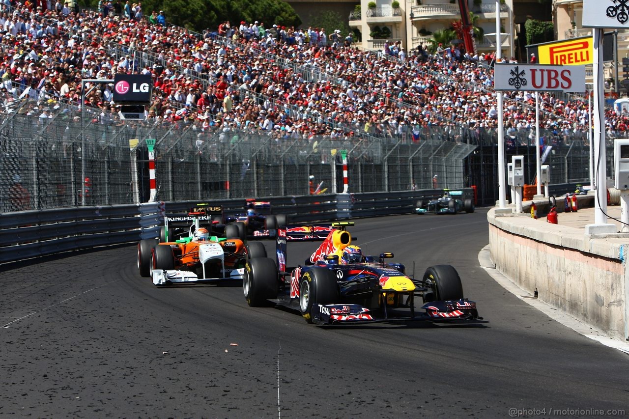 GP MONACO, 29.05.2011- Gara, Mark Webber (AUS), Red Bull Racing, RB7 e Adrian Sutil (GER), Force India F1 Team, VJM04 