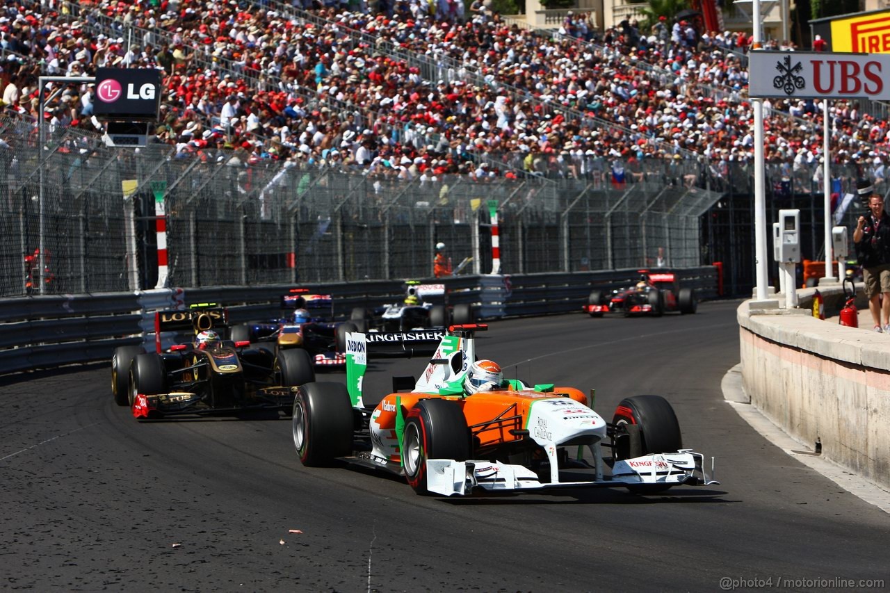 GP MONACO, 29.05.2011- Gara, Adrian Sutil (GER), Force India F1 Team, VJM04 davanti a Vitaly Petrov (RUS), Lotus Renault GP, R31 