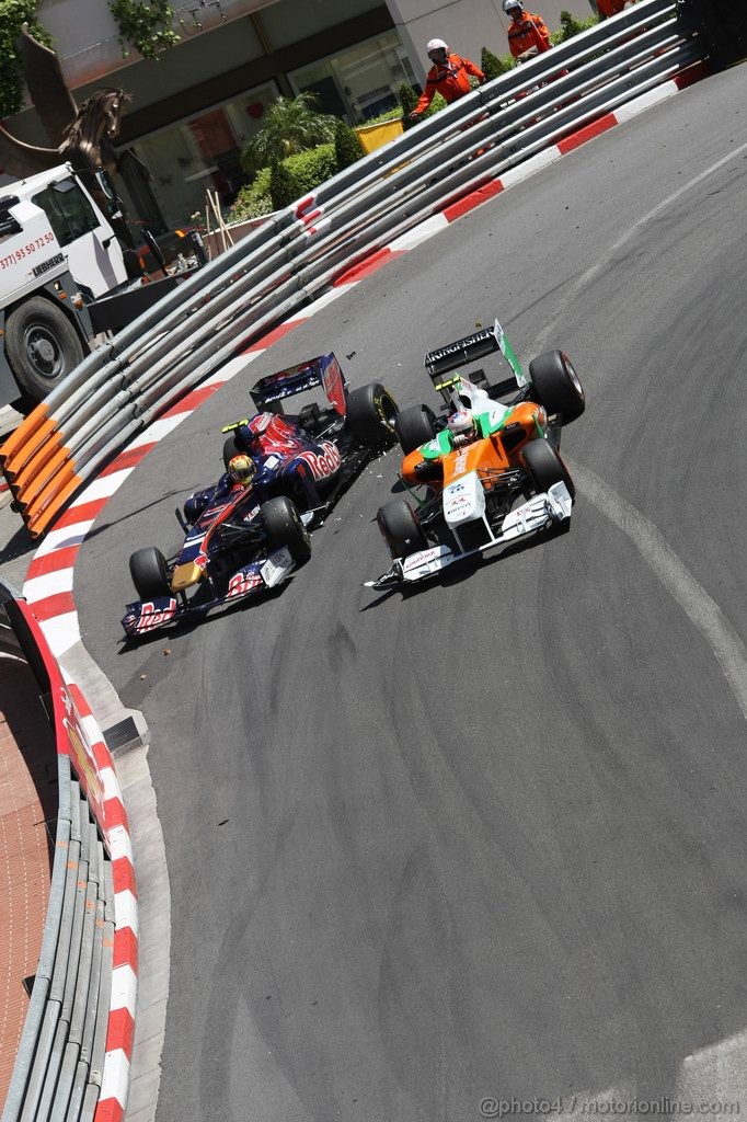 GP MONACO, 29.05.2011- Gara, Jaime Alguersuari (SPA), Scuderia Toro Rosso, STR6 e Paul di Resta (GBR) Force India VJM04 