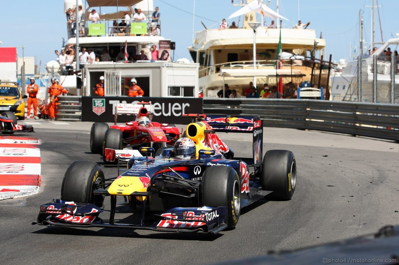 GP MONACO, 29.05.2011- Gara, Sebastian Vettel (GER), Red Bull Racing, RB7 e Fernando Alonso (ESP), Ferrari, F-150 Italia 