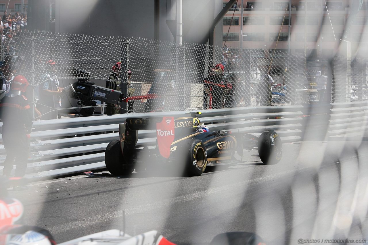 GP MONACO, 29.05.2011- Gara, Vitaly Petrov (RUS), Lotus Renault GP, R31 , crash 