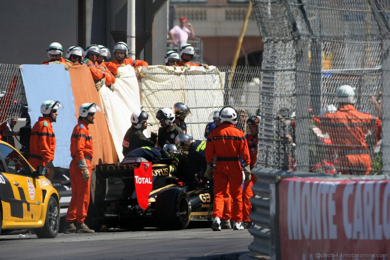 GP MONACO, 29.05.2011- Gara, Vitaly Petrov (RUS), Lotus Renault GP, R31, crash 