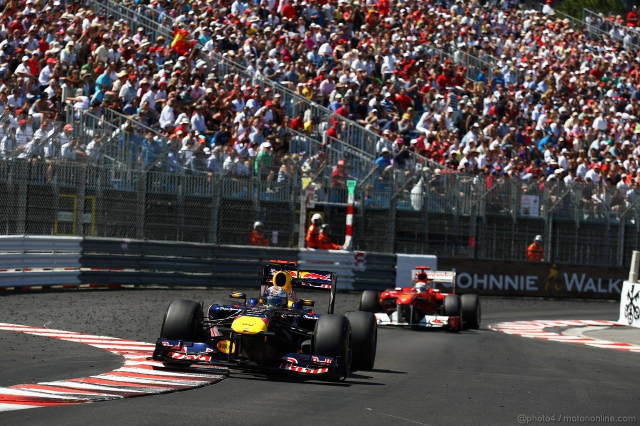 GP MONACO, 29.05.2011- Gara, Sebastian Vettel (GER), Red Bull Racing, RB7 davanti a Fernando Alonso (ESP), Ferrari, F-150 Italia 
