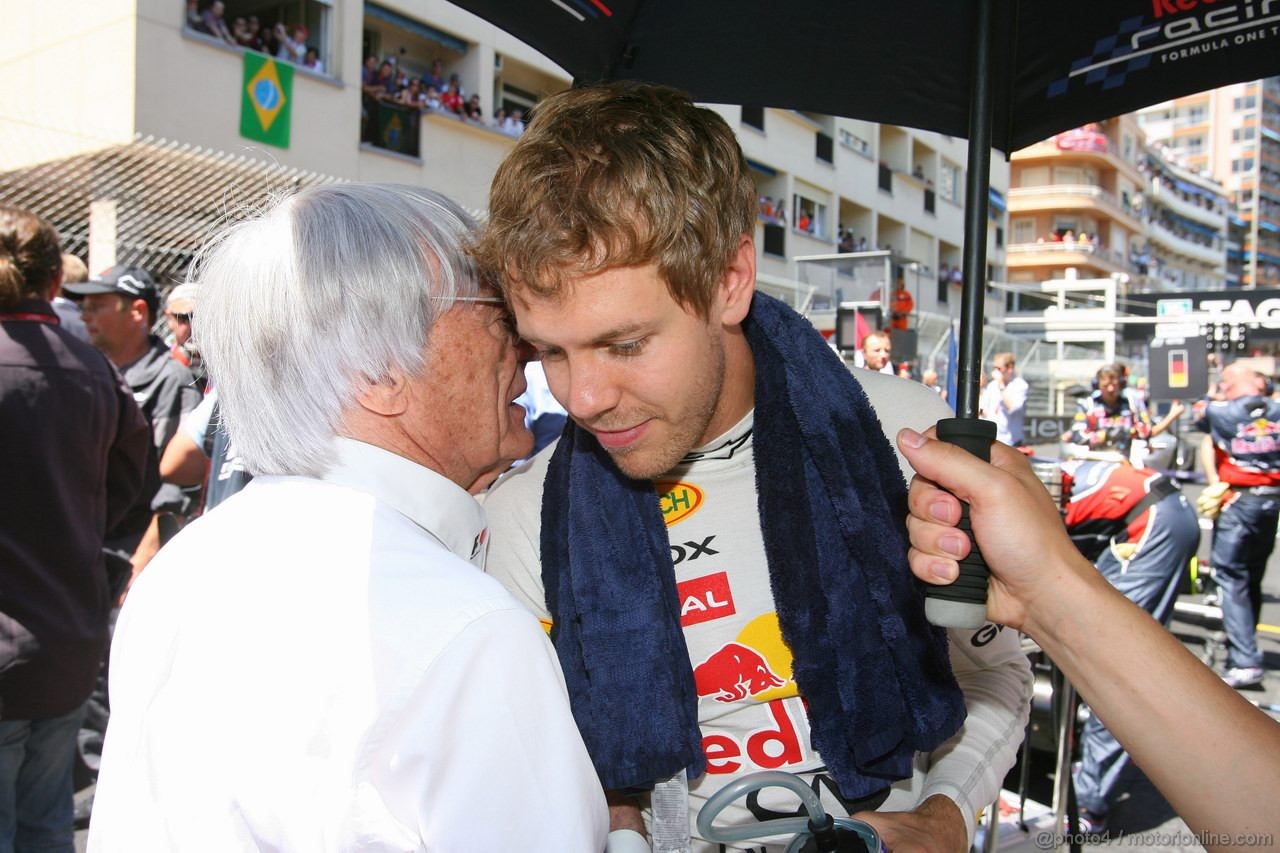 GP MONACO, 29.05.2011- Gara, Sebastian Vettel (GER), Red Bull Racing, RB7 e Bernie Ecclestone (GBR), President e CEO of Formula One Management  