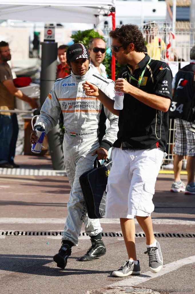 GP MONACO, 26.05.2011- First Practice Session, Narain Karthikeyan (IND), Hispania Racing F1 Team, HRT e Bruno Senna (BRA), Test Driver, Lotus Renault GP R31 