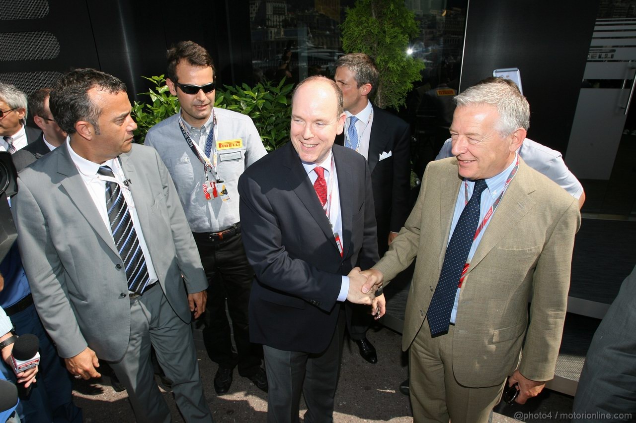 GP MONACO, 26.05.2011- Second Practice Session, Prince Albert II of Monaco visiting the Pirelli people