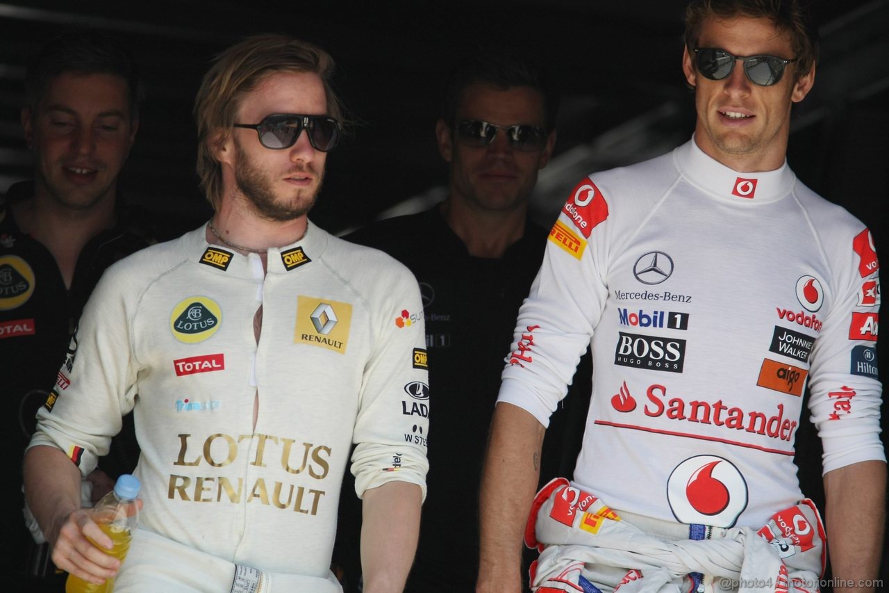 GP MONACO, 26.05.2011- Second Practice Session, Nick Heidfeld (GER) Lotus Renault GP R31  e Jenson Button (GBR), McLaren  Mercedes, MP4-26 