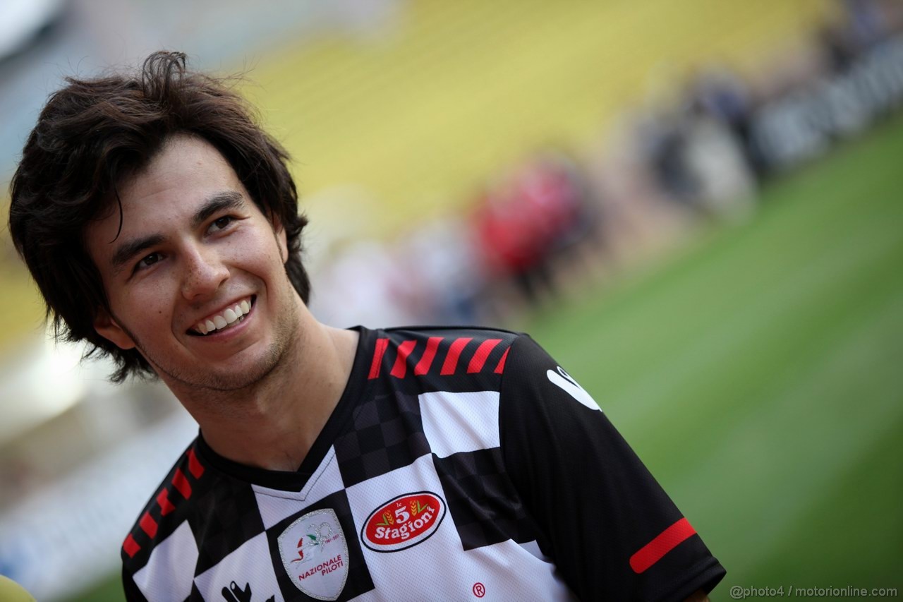 GP MONACO, 24.05.2011-Carity Soccer, Sergio Pérez (MEX), Sauber F1 Team C30 