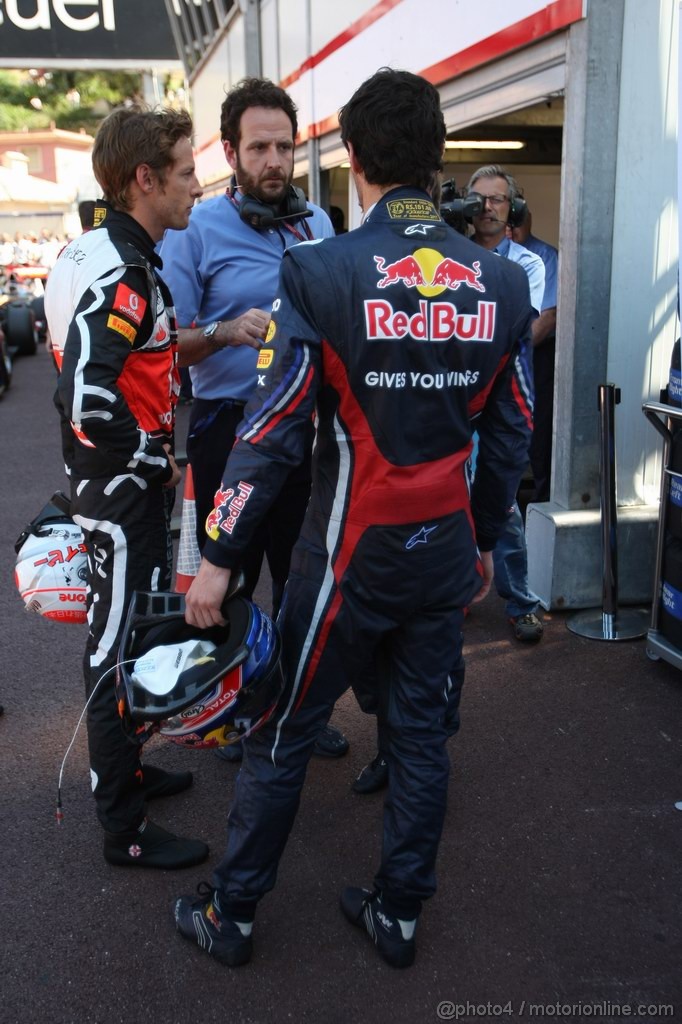 GP MONACO, 28.05.2011- Qualifiche, Jenson Button (GBR), McLaren  Mercedes, MP4-26 e Mark Webber (AUS), Red Bull Racing, RB7 