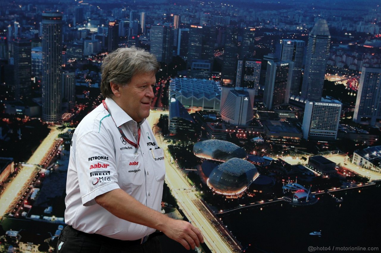 GP SINGAPORE, 25.09.2011- Norbert Haug (GER), Mercedes Motorsport chief  