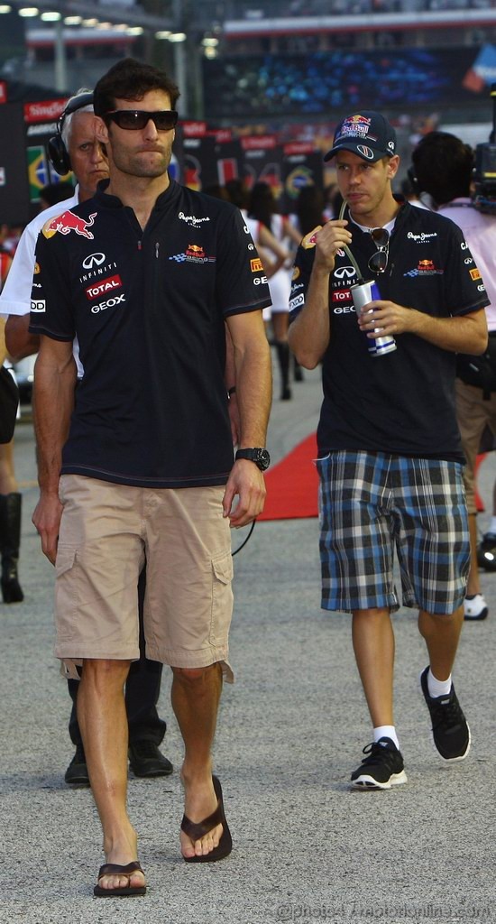 GP SINGAPORE, 25.09.2011- Mark Webber (AUS), Red Bull Racing, RB7 e Sebastian Vettel (GER), Red Bull Racing, RB7 