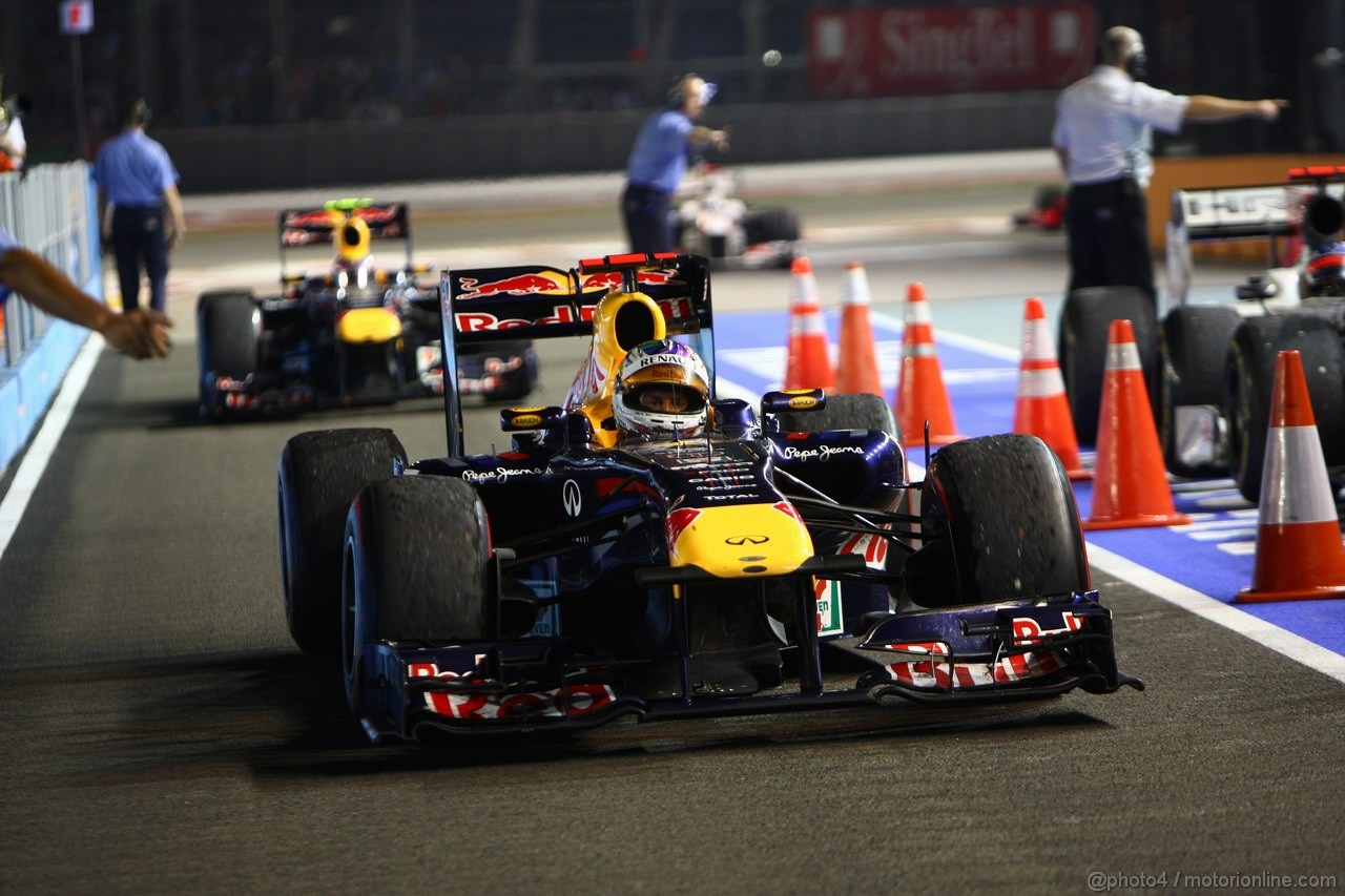 GP SINGAPORE, 25.09.2011- Gara, Sebastian Vettel (GER), Red Bull Racing, RB7 vincitore e Mark Webber (AUS), Red Bull Racing, RB7 terzo 