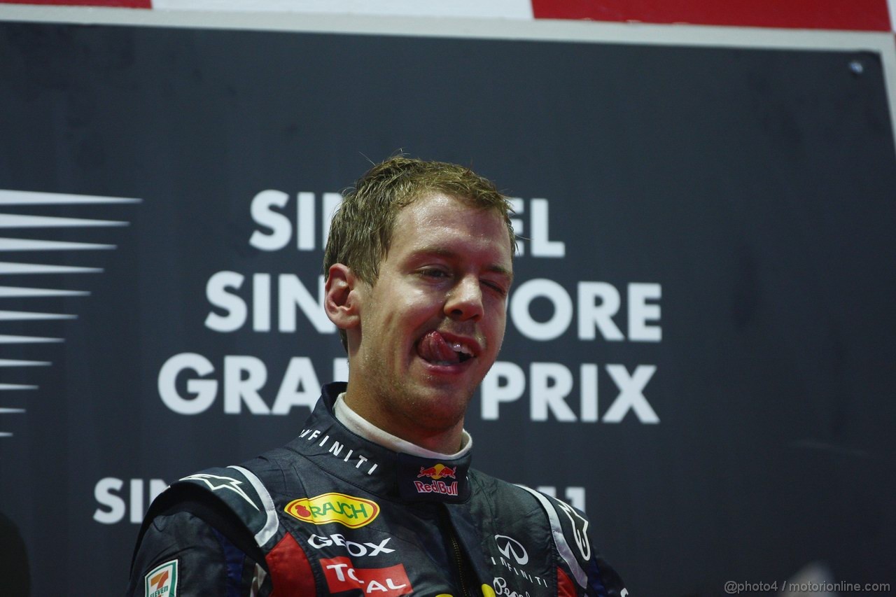 GP SINGAPORE, 25.09.2011- Gara, Sebastian Vettel (GER), Red Bull Racing, RB7 vincitore