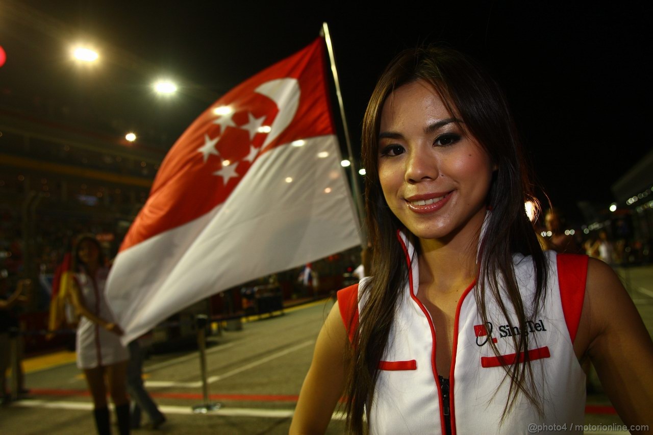 GP SINGAPORE, 25.09.2011- Gara, grid girl, pitbabes