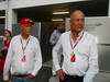 GP SINGAPORE, 25.09.2011- Nikki Lauda (AU) e Ron Dennis (GBR), Ex McLaren Mercedes, Chairman e Chief Executive Officer 