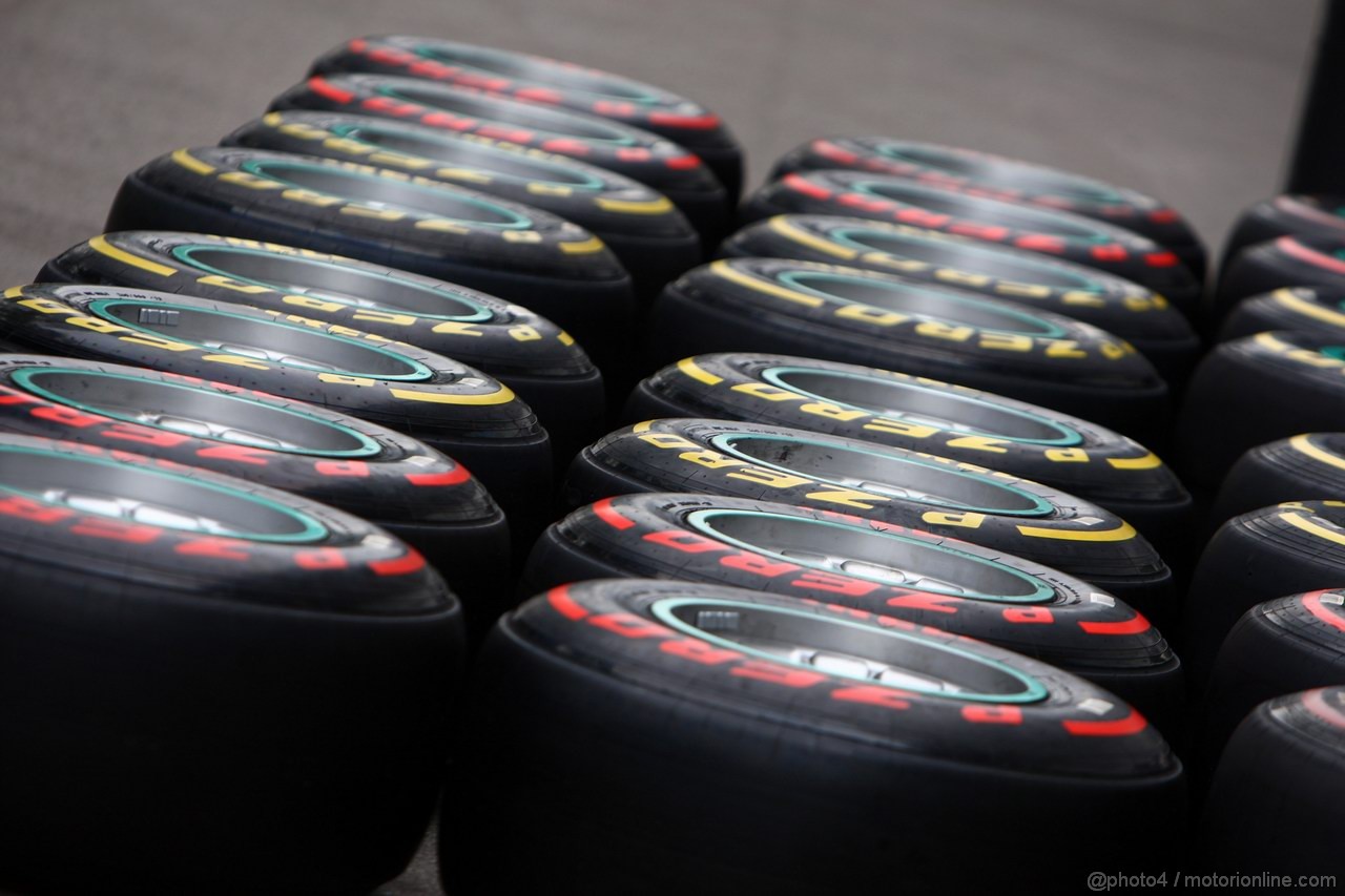 GP SINGAPORE, 22.09.2011- Pirelli Tyres 