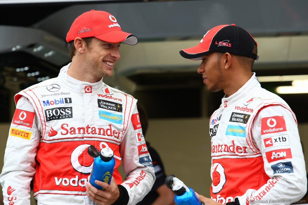 GP SINGAPORE, 22.09.2011- Jenson Button (GBR), McLaren  Mercedes, MP4-26 e Lewis Hamilton (GBR), McLaren  Mercedes, MP4-26 