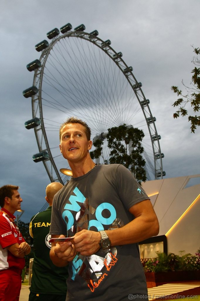 GP SINGAPORE, 22.09.2011- Michael Schumacher (GER), Mercedes GP Petronas F1 Team, MGP W02 