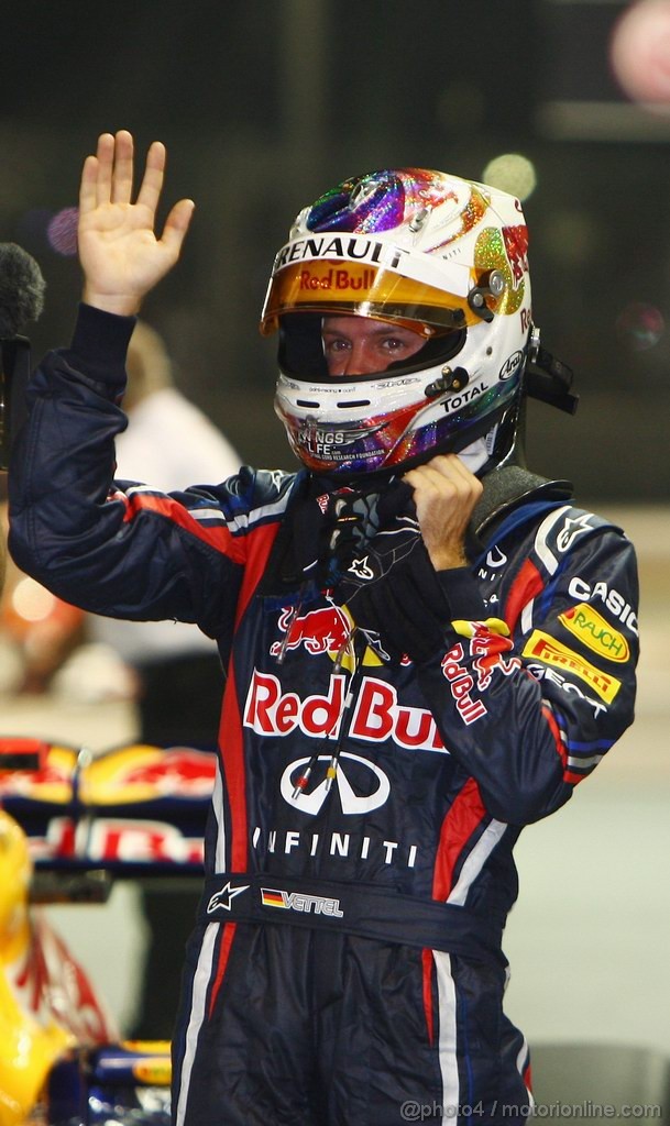 GP SINGAPORE, 24.09.2011- Qualifiche, Sebastian Vettel (GER), Red Bull Racing, RB7 pole position 