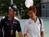 GP SINGAPORE, 24.09.2011- Rubens Barrichello (BRA), Williams FW33 e Kamui Kobayashi (JAP), Sauber F1 Team C30 