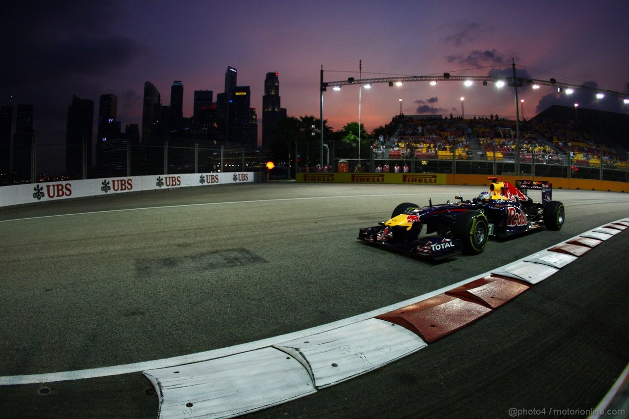 GP SINGAPORE, 23.09.2011- Prove Libere 1, Venerdi', Sebastian Vettel (GER), Red Bull Racing, RB7 