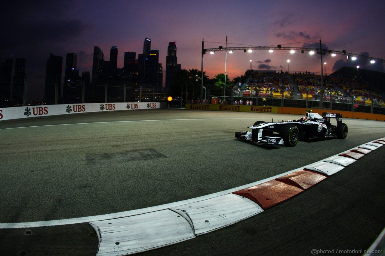GP SINGAPORE, 23.09.2011- Prove Libere 1, Venerdi', Rubens Barrichello (BRA), Williams FW33 