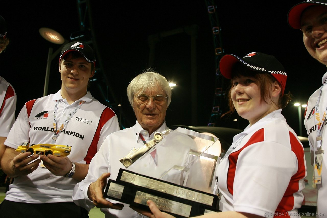 GP SINGAPORE, 23.09.2011- Prove Libere 1, Venerdi', Bernie Ecclestone (GBR), President e CEO of Formula One Management  