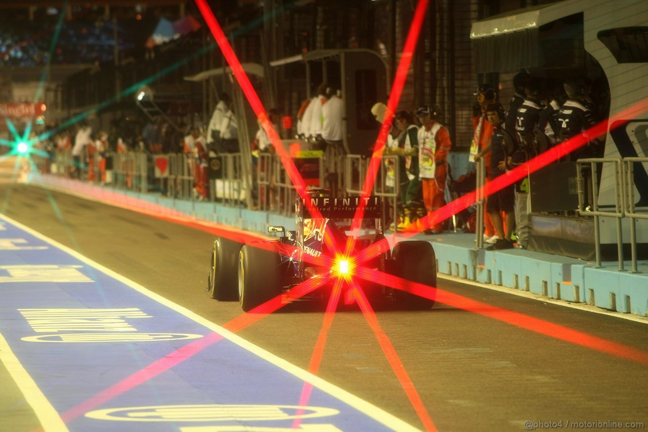 GP SINGAPORE, 23.09.2011- Prove Libere 1, Venerdi', Sebastian Vettel (GER), Red Bull Racing, RB7 