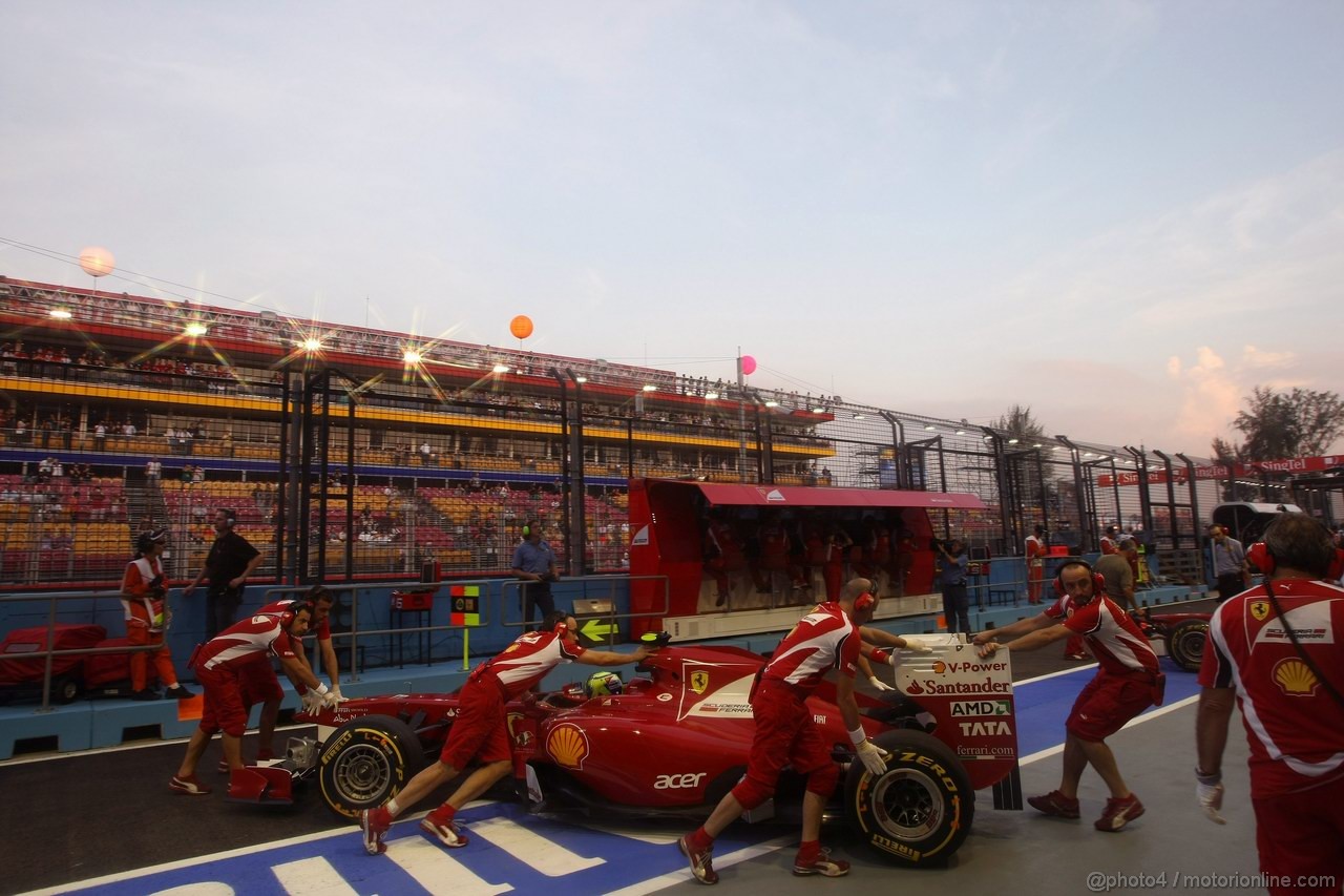 GP SINGAPORE, 23.09.2011- Prove Libere 1, Venerdi', Felipe Massa (BRA), Ferrari, F-150 Italia 