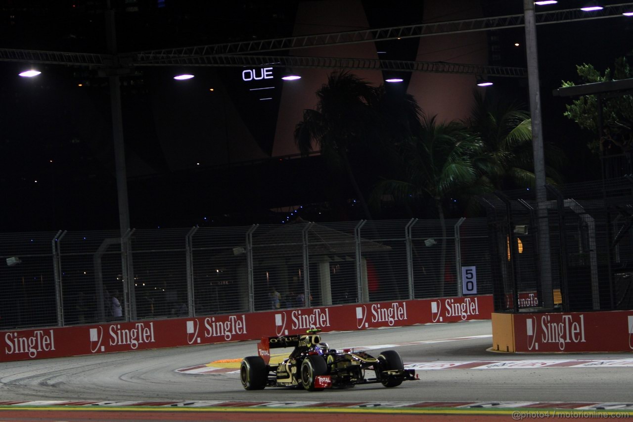 GP SINGAPORE, 23.09.2011- Prove Libere 2, Venerdi', Vitaly Petrov (RUS), Lotus Renault GP, R31 