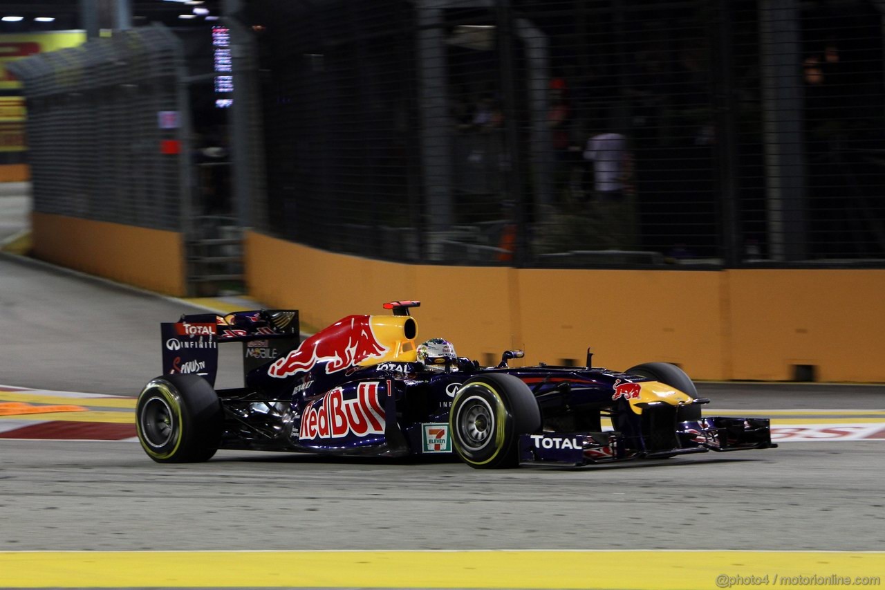 GP SINGAPORE, 23.09.2011- Prove Libere 2, Venerdi', Sebastian Vettel (GER), Red Bull Racing, RB7 